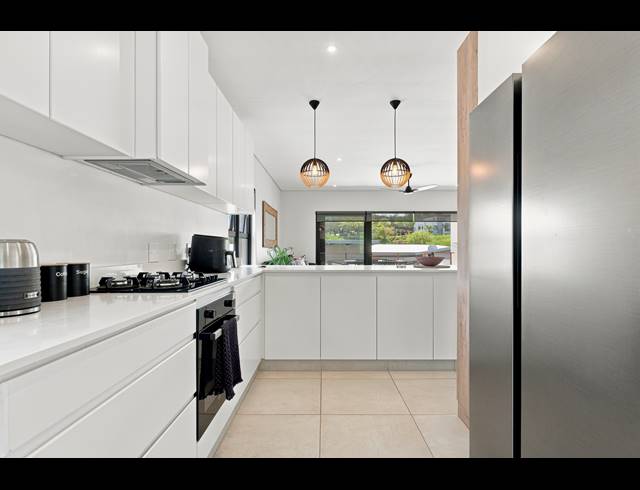 3 BEDROOM TOWNHOUSE FOR SALE IN PALM LAKES ESTATE